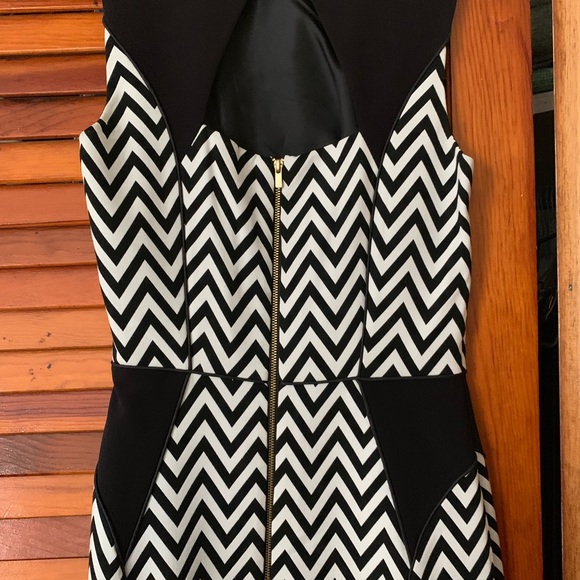 H&M black and white modern geometric sheath midi dress - Picture 6 of 7